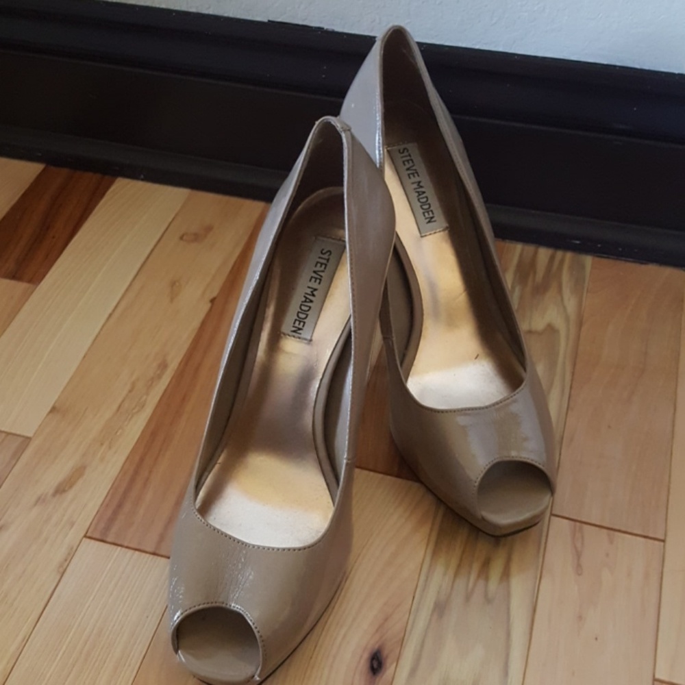 Steve Madden Peep Toe